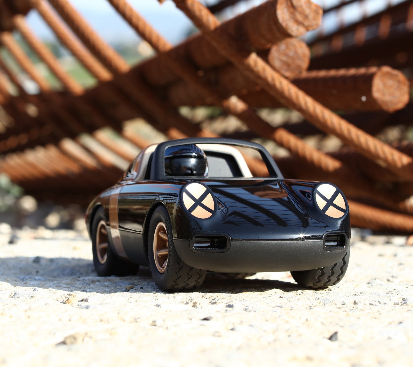 T901 Luft Crow - Black and Gold Car – Playforever Official UK Shop