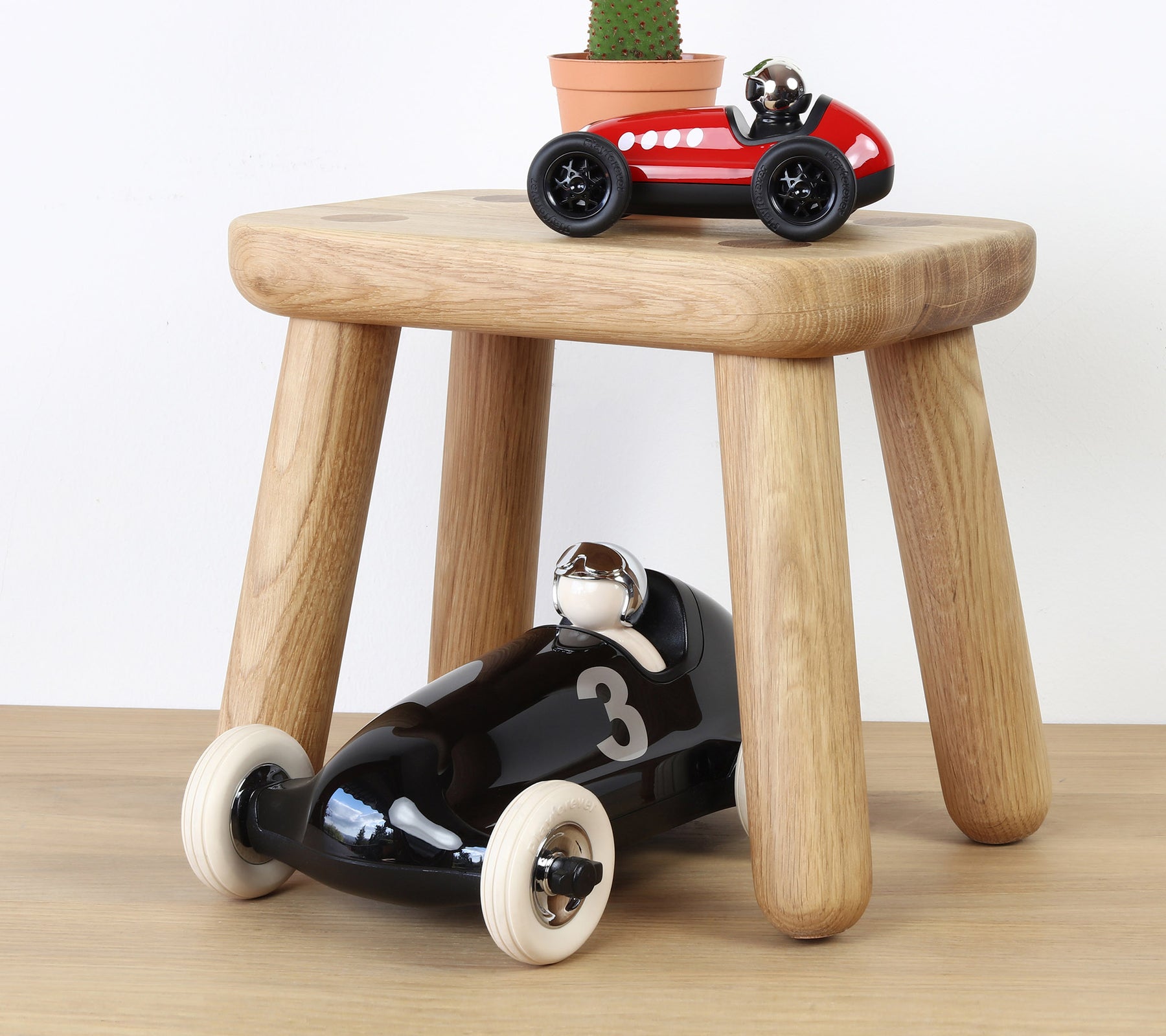 PL VL402 Loretino Marino - Red and Black Car – Playforever Official UK Shop