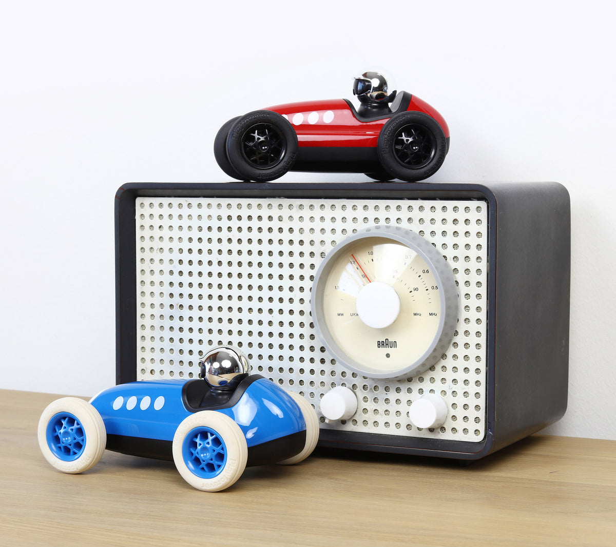 PL VL402 Loretino Marino - Red and Black Car – Playforever Official UK Shop